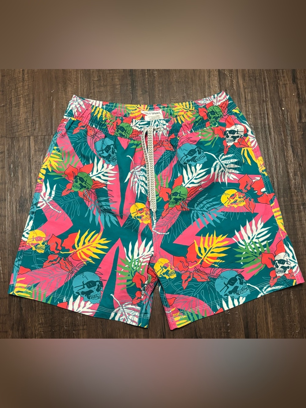 Wes and Willy Tropical Skull Print Swim Trunks boys XL